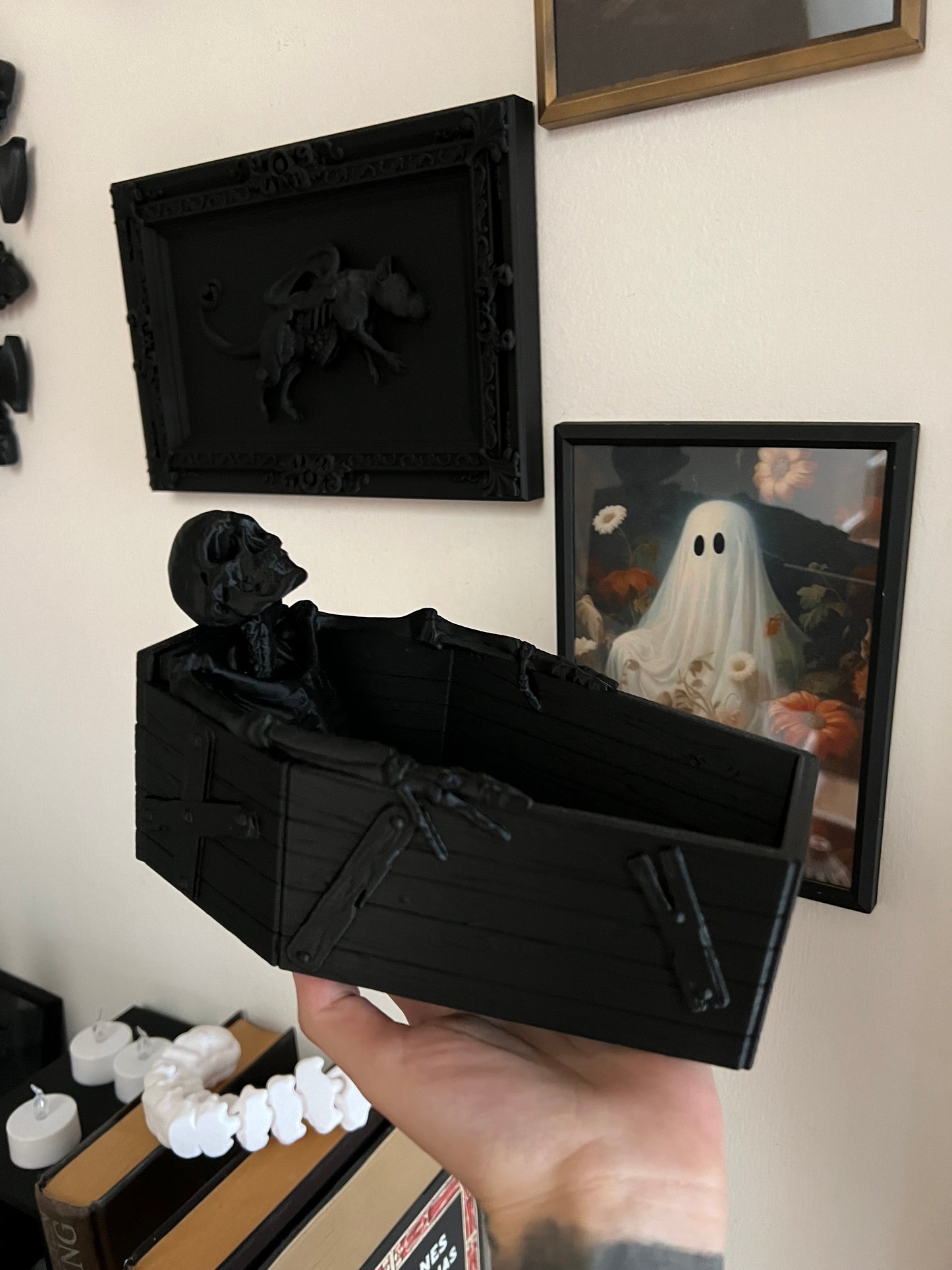 Relaxed skeleton box