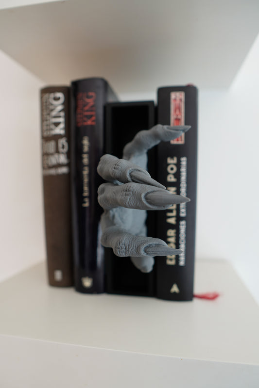 Book Nook βClaw of Darknessβ - Book Nook for Lovers of Horror and the Supernatural