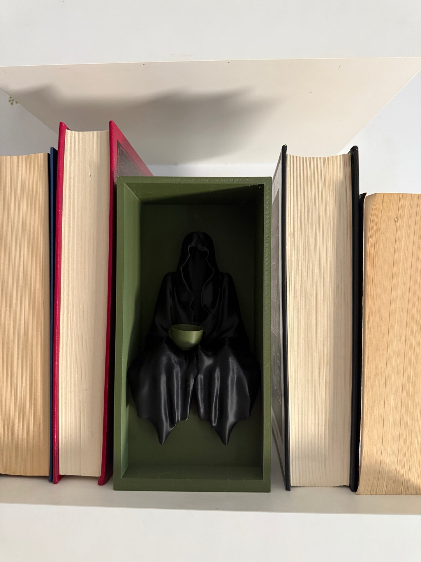Suriel Book Nook - Tea with a Shadow – Fantasy Book Nook Inspired by Suriel Acotar