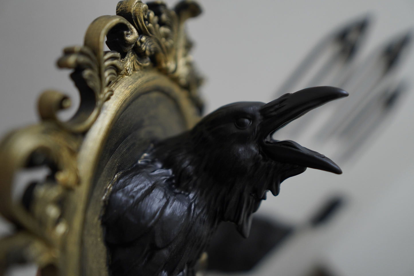 Gothic Raven Wall Sculpture with Gold Ornate Frame – Handmade Crow Taxidermy Style Dark Art for Witchy Home and Occult Decor